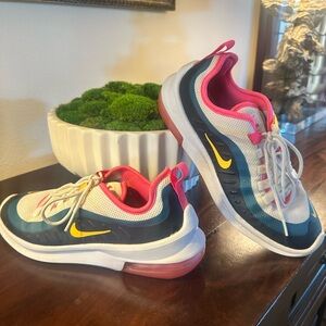 Nike Women's Air Max Axis sneakers